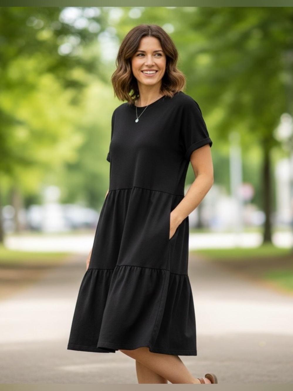 Tiered Short-Sleeve Classic Black Dress with Pockets Breezy Comfortable Casual
